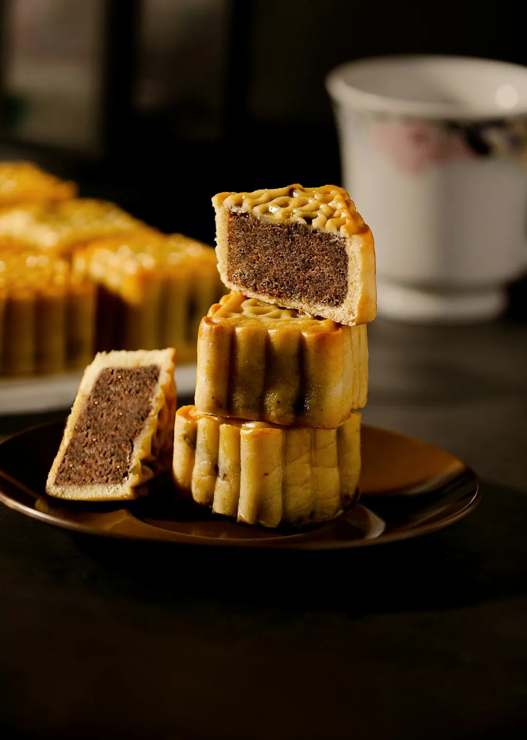 how-to-cut-mooncakes-cleanly
