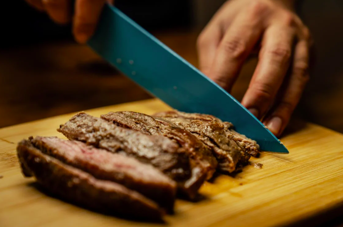 Slicking a steak